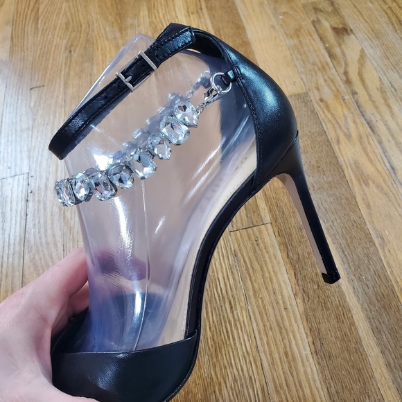 Schutz Aleah Leather Heels Sz 8 Pointed Toe Heel Black Rhinestone Chain NWOB - Picture 2 of 15